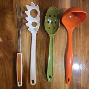 Vtg Cooking Utensil Lot Ecko, Pyrex, Hutzler Lopol Green Orange